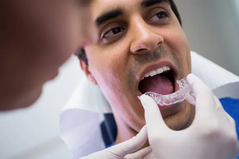 Duele La Ortodoncia Invisible Y Su Impacto En El Tratamiento Dental en baiona clinica dental barros